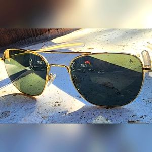 AO Original Pilot Sunglasses, Gold Frame, 57 mm True Color Gray SkyMaster Glass,